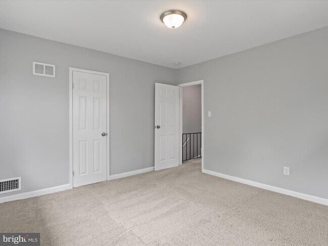 Building Photo - 5026 Roseld Ct