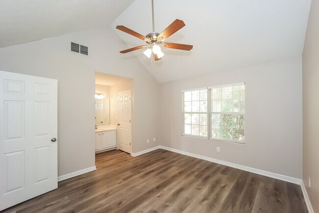 Building Photo - 760 Glenshire Ct