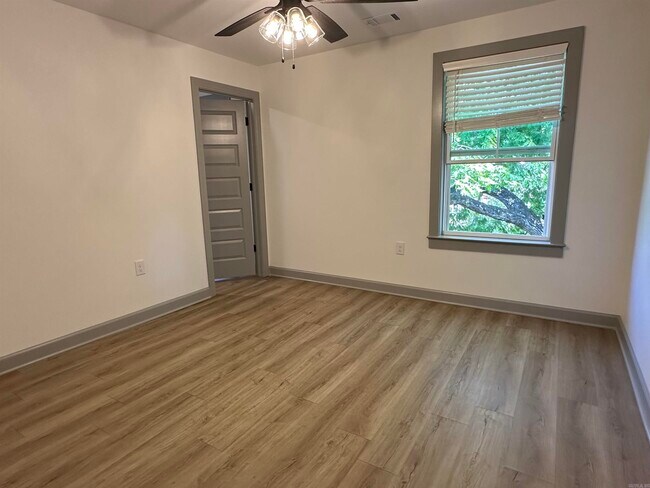 Building Photo - 501-Apt9 E 21st St
