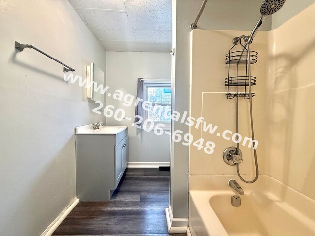 Building Photo - 1711 W Main St