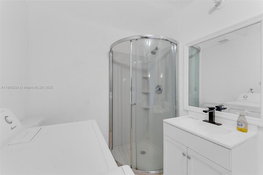 Building Photo - 9745 NW 37th St