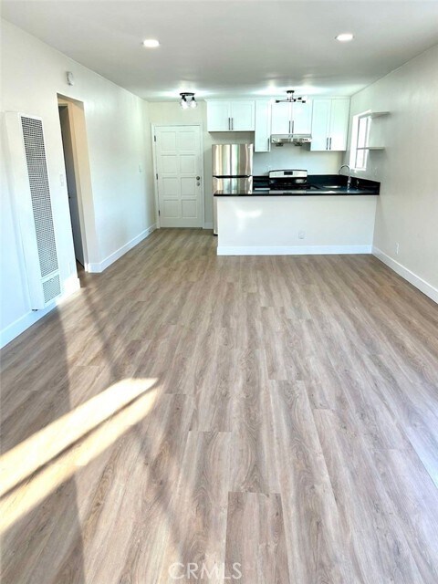 Building Photo - 2728 Crestmoore Pl