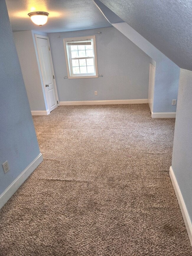 Building Photo - Beautiful Move-In Ready Single Family Home!