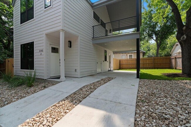 Building Photo - 2102 Eva St