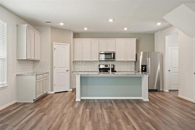 Building Photo - Big Sky Ranch 3-Bedroom/2.5 Bath - Drippin...