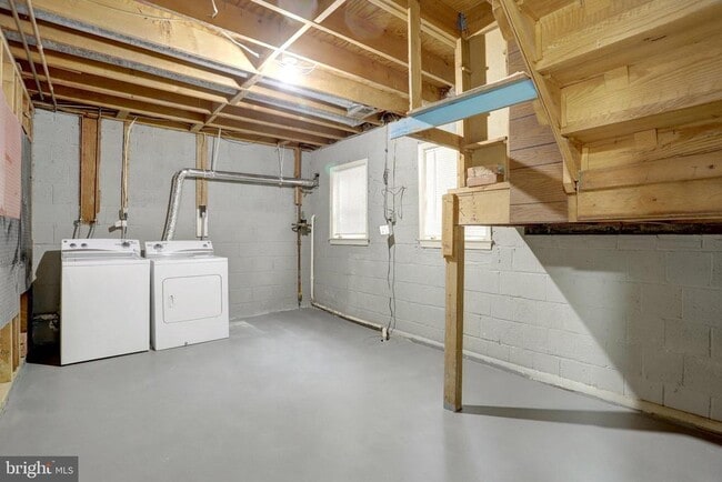 Building Photo - 4112 Century Ct