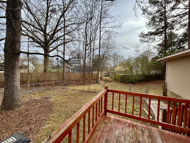 Building Photo - 1 Robin Ct