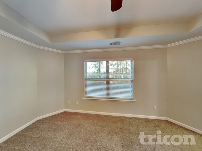 Building Photo - 498 Kirkland Dr