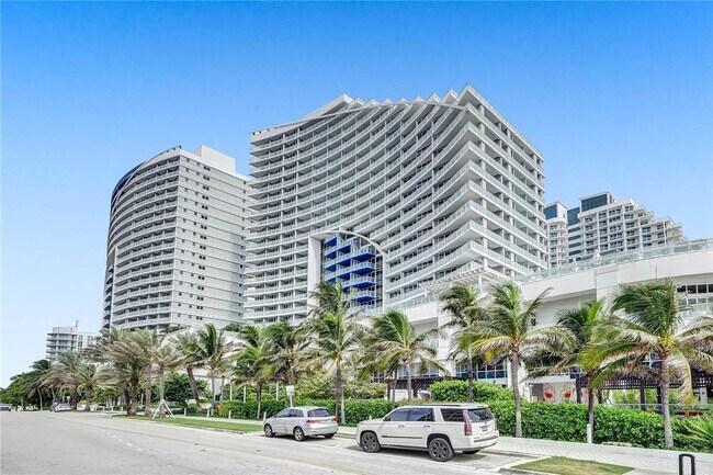 Building Photo - 3101 Bayshore Dr