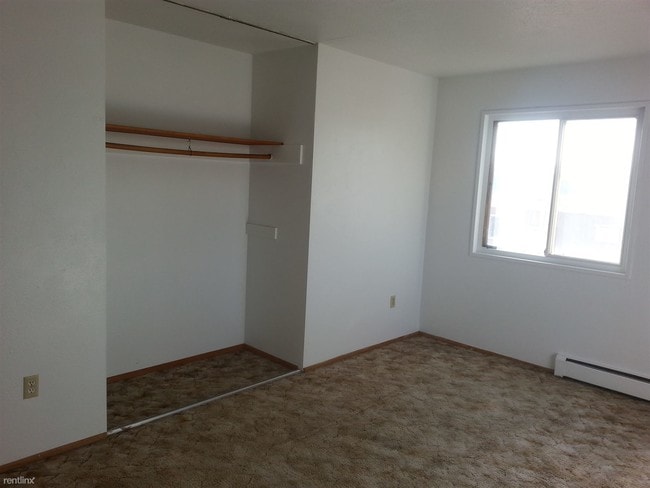 Building Photo - 2 br, 1 bath  - 1510 6th Ave SW