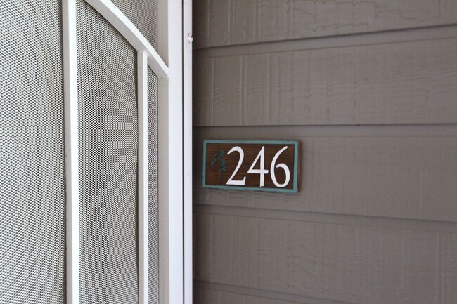 Building Photo - Spacious 2 Bedroom Summit Park Condo with Private Balcony & Soaking Tub