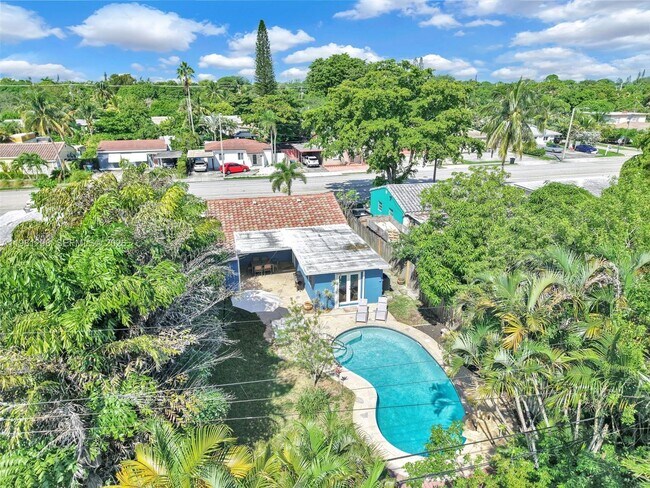 Building Photo - 1328 N Andrews Ave