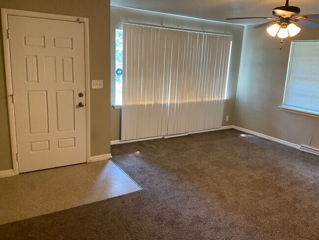 Building Photo - BACK ON THE MARKET!