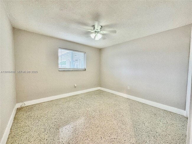 Building Photo - 10303 NW 35th Pl