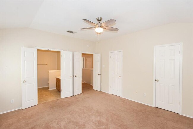 Building Photo - 9025 Vigen Cir