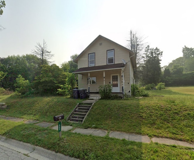 Primary Photo - 603 S Oak St