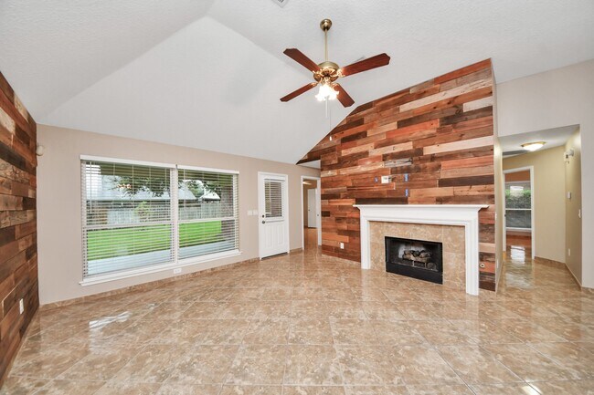 Building Photo - 3003 Silver Spur Dr