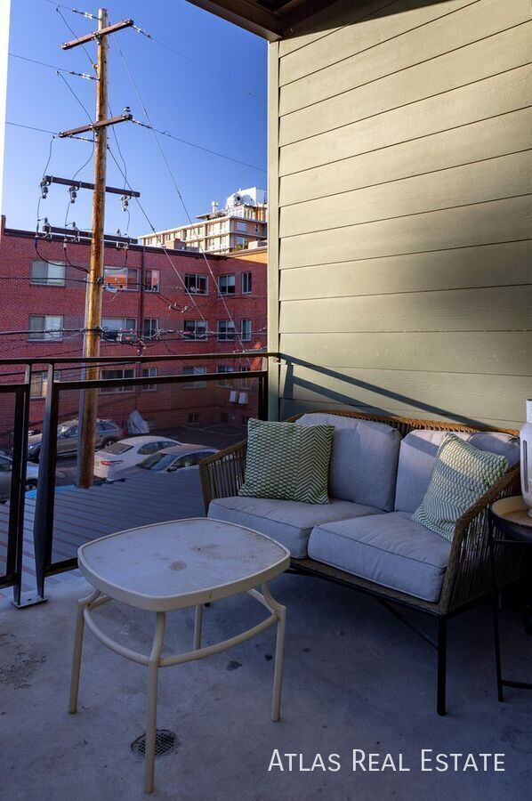 Building Photo - 336 E 1st Ave