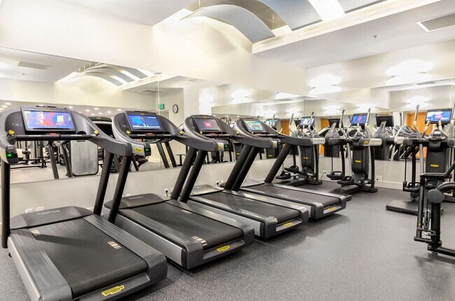Building Photo - Open view from 8th Floor at Washington Squ...