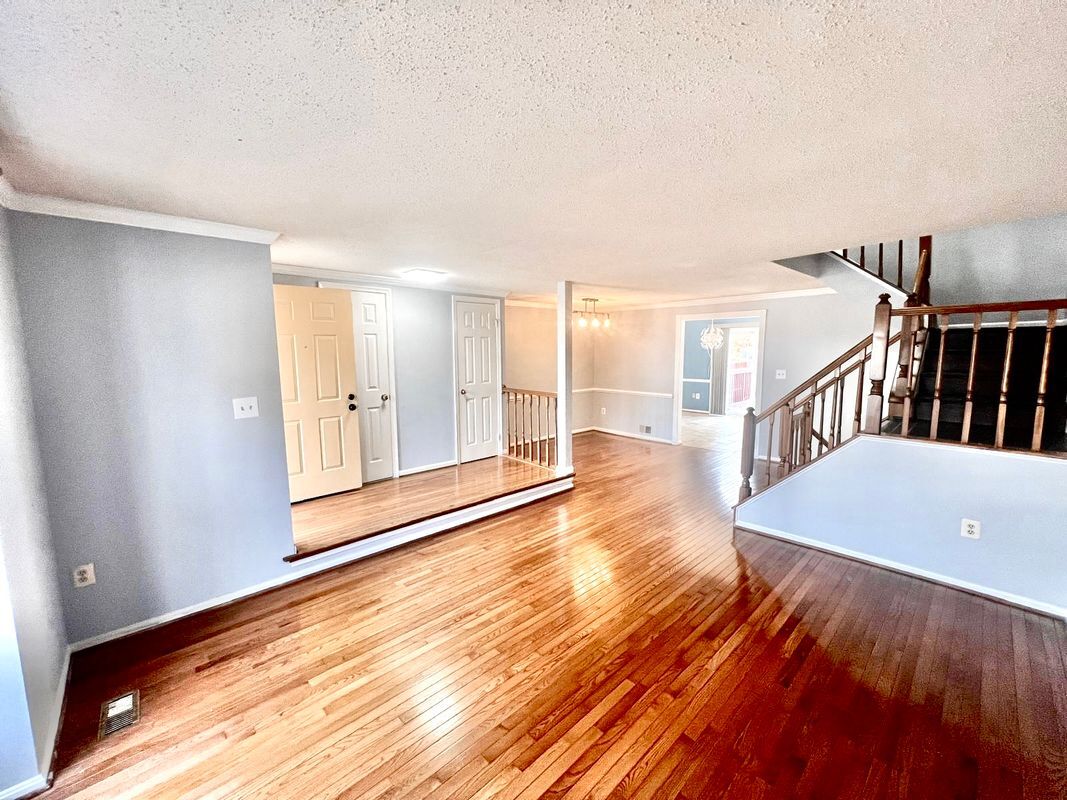 Building Photo - 11570 Hill Meade Ln