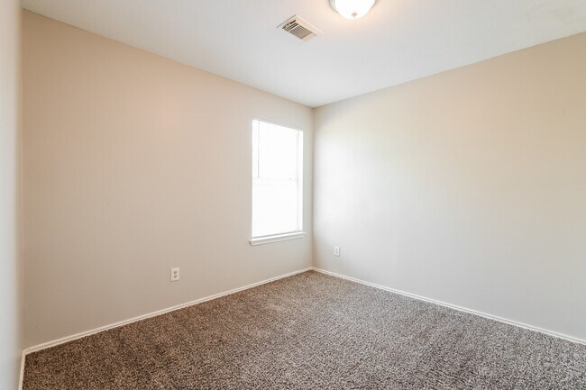 Building Photo - 7507 Kennemer Dr