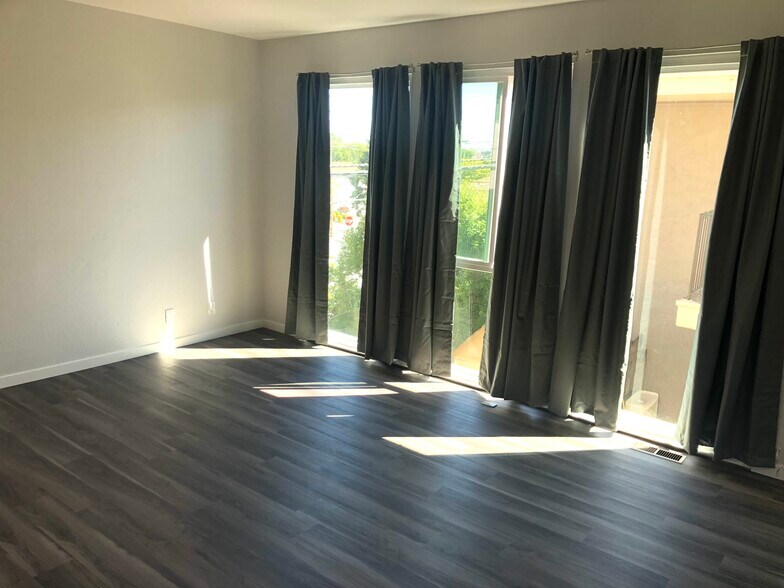 Building Photo - 504 Richmond Dr