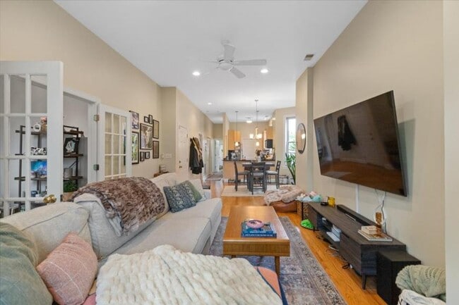 Building Photo - 2 bedroom in Chicago IL 60622