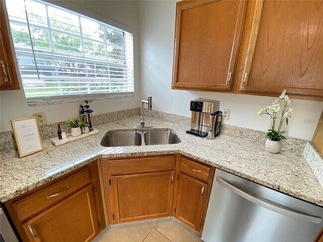 Building Photo - 2822 Candela Ct