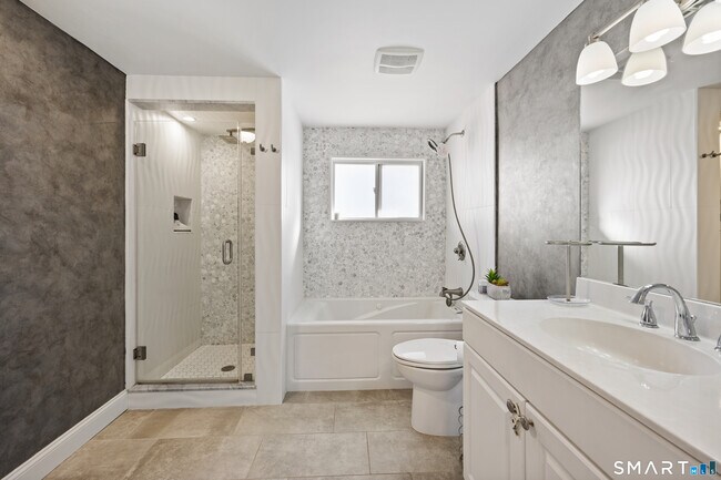 Building Photo - 260 French St