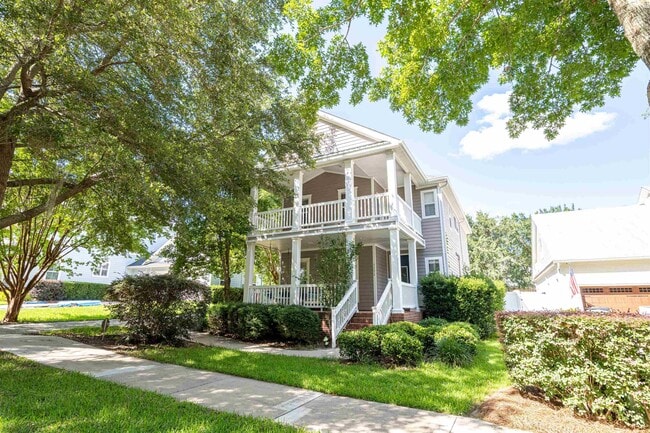 Building Photo - 3156 Iberville Way