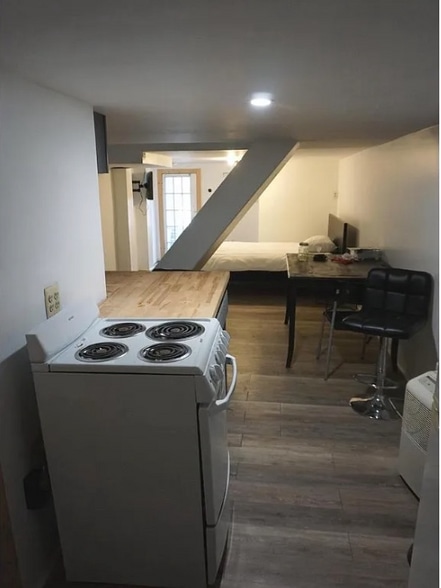 Building Photo - 1226 W Cross St