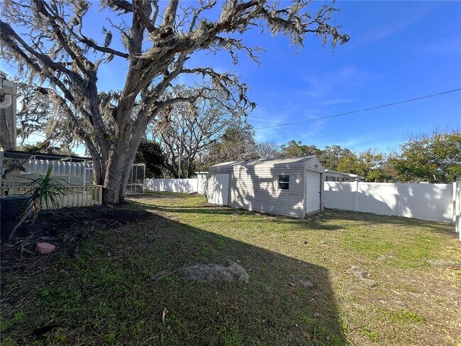 Building Photo - 6119 Sheelin Dr