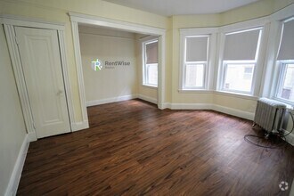Building Photo - 1185 Boylston St