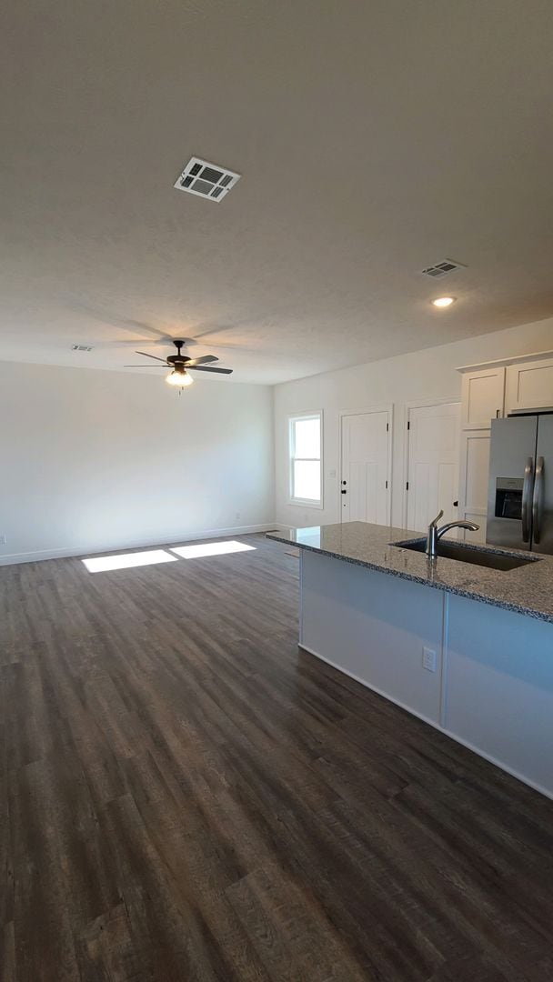 Building Photo - New duplex!