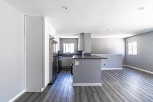 Building Photo - 9936 Caminito Bolsa