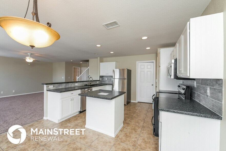 Building Photo - 13872 Lilac St