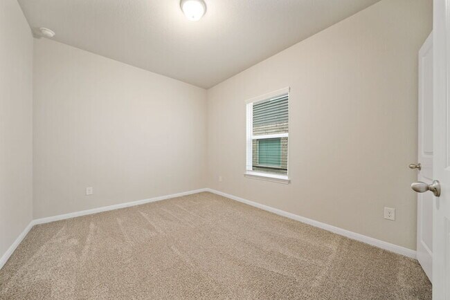 Building Photo - 8907 Arundal Garden