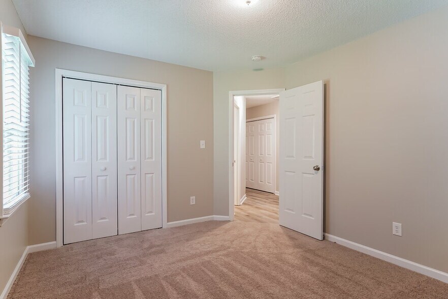 Building Photo - 353 Amherst Creek Dr