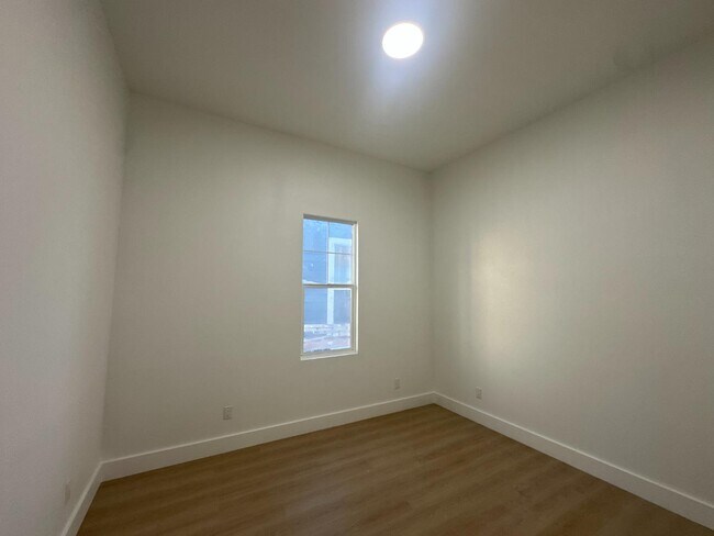 Building Photo - 3238 Adeline St