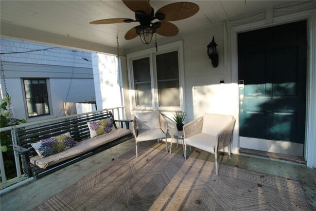 Building Photo - 936 East Lake Dr