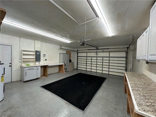 Building Photo - 3606 SE 1st Ave