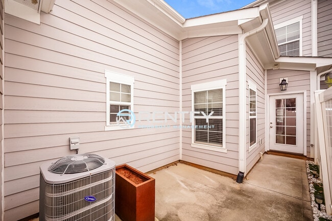 Building Photo - 2506 Gallery Drive