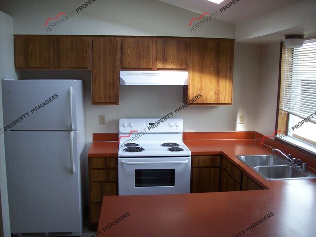 Building Photo - r1