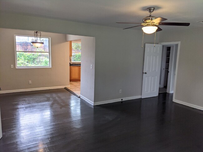 Building Photo - 5058 Polaris St