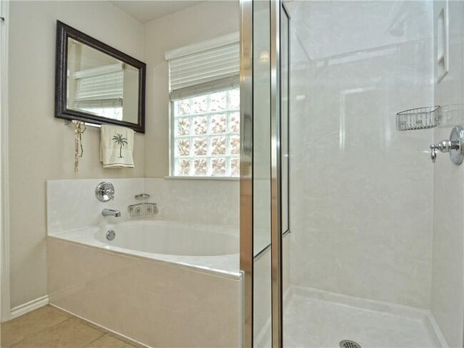 Building Photo - 4100 Whitecrest Cove
