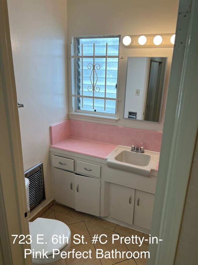 Building Photo - C414