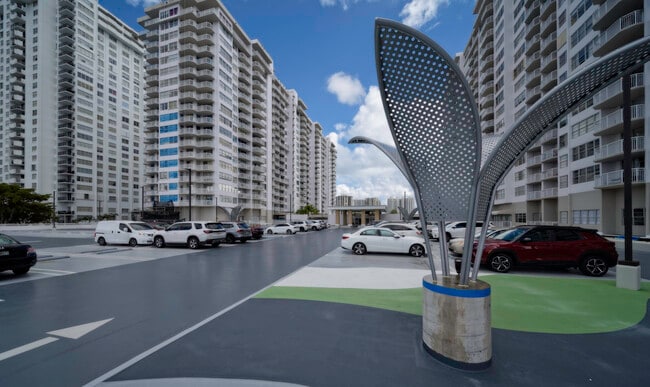 Building Photo - 18081 Biscayne Blvd