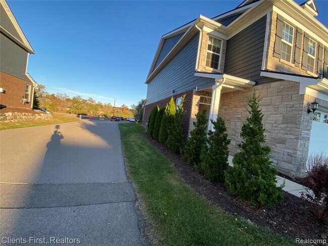 Building Photo - 22490 Woodbridge Ln