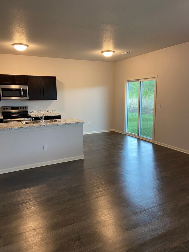 Building Photo - *Pre-leasing* Three Bedroom | Two and a Ha...