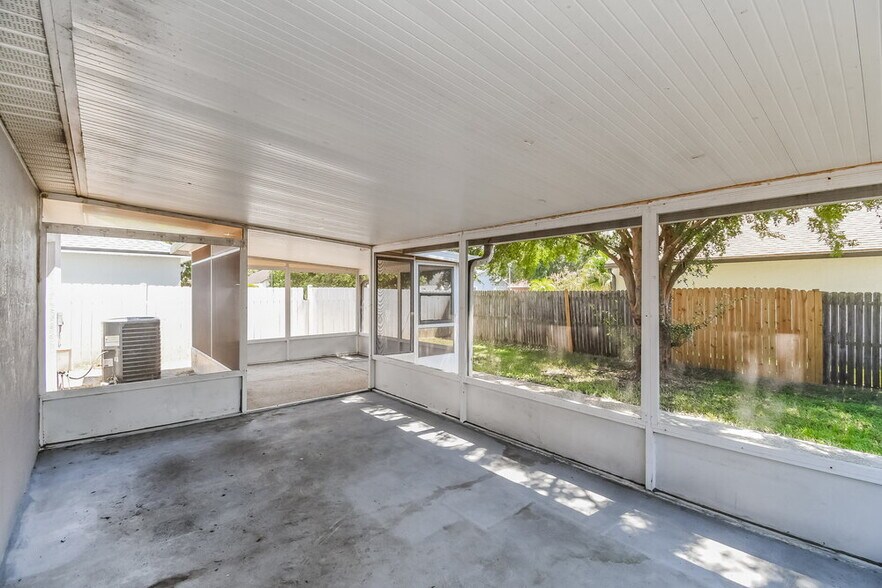 Building Photo - 11494 Kimberly Forest Dr